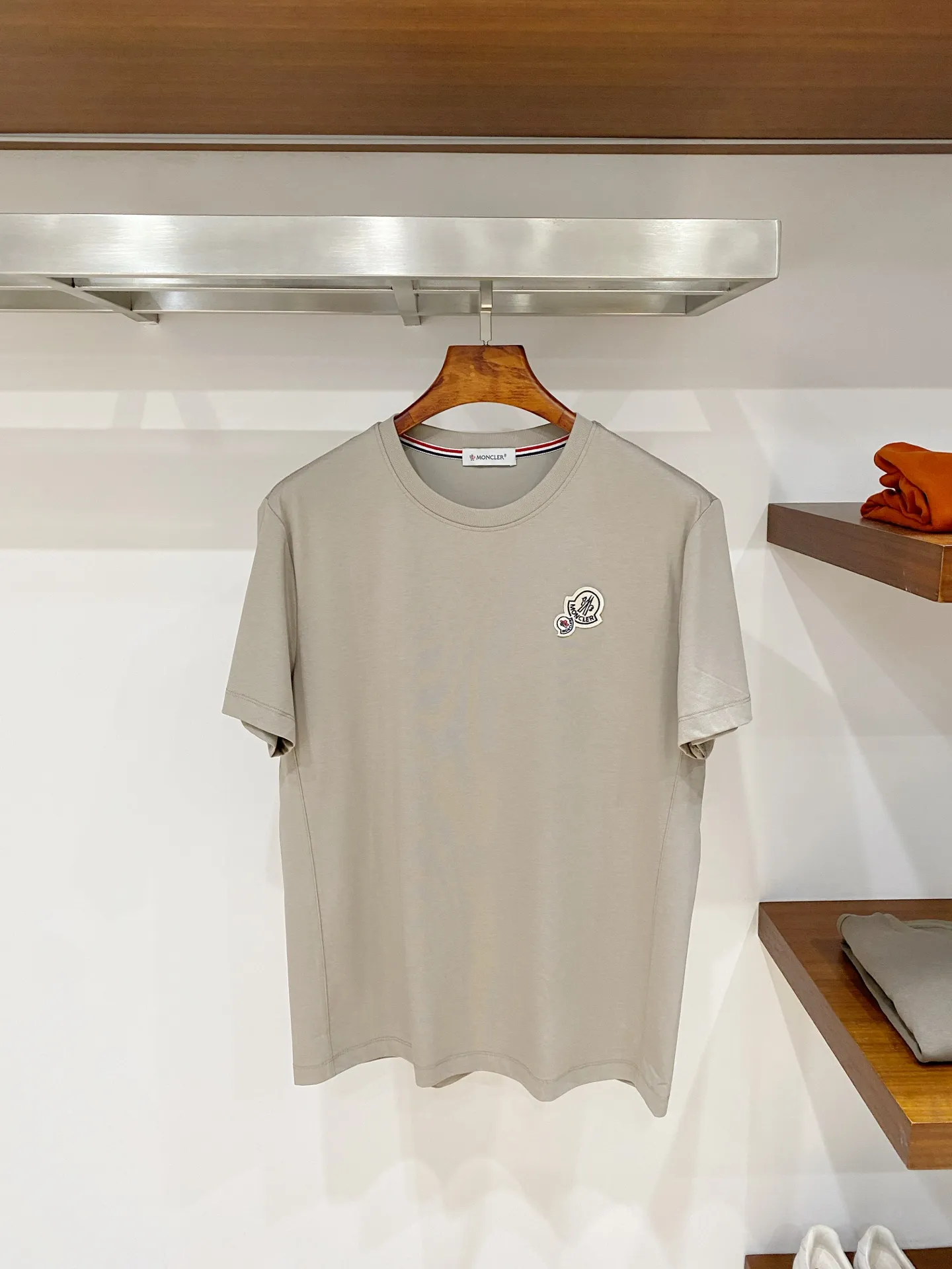 Moncler 26s New Arrival T Premium 190 ， ， ， Breathable， ！ ， ， ，Series ， 5 ， ， 100 ， 1% . Versatile， 。 Breathable， ：White// /Light Green /Khaki / /Black Sizes：M-3XL Size ：178-130 L